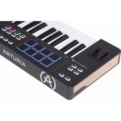 Arturia keylab essential 49 mk3 midi keyboard