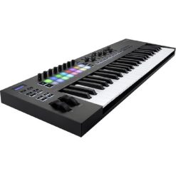 Novation 61sl mk iii midi controller keyboard Novation launchkey 61 key mk3 midi controller