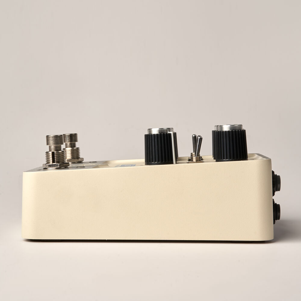 Universal audio del-verb Universal audio astra modulation pedal