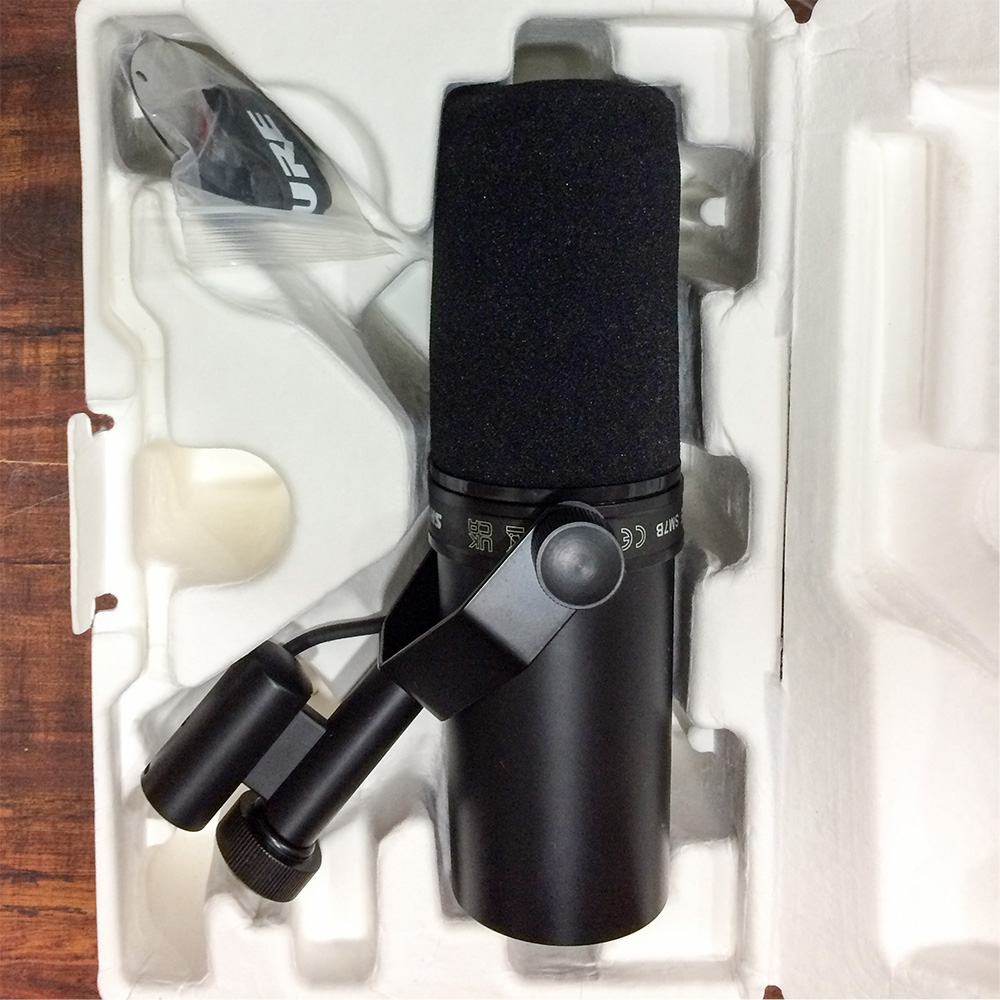 Behringer bc110 dynamic microphone Shure sm7b