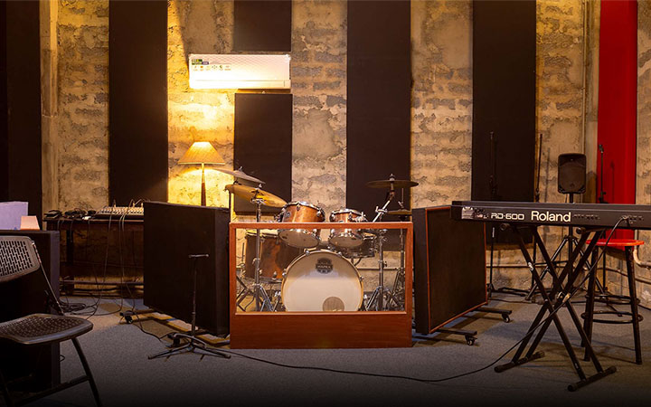 Fake audio gear Ion studios